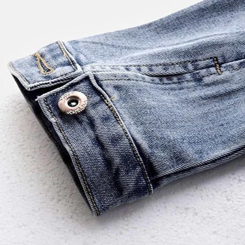 Jaqueta Jeans Feminina Bordada com Borboletas